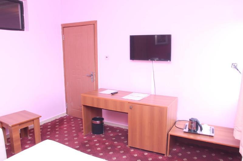 Grand Ibro Hotel Annex Ankuru Exterior foto